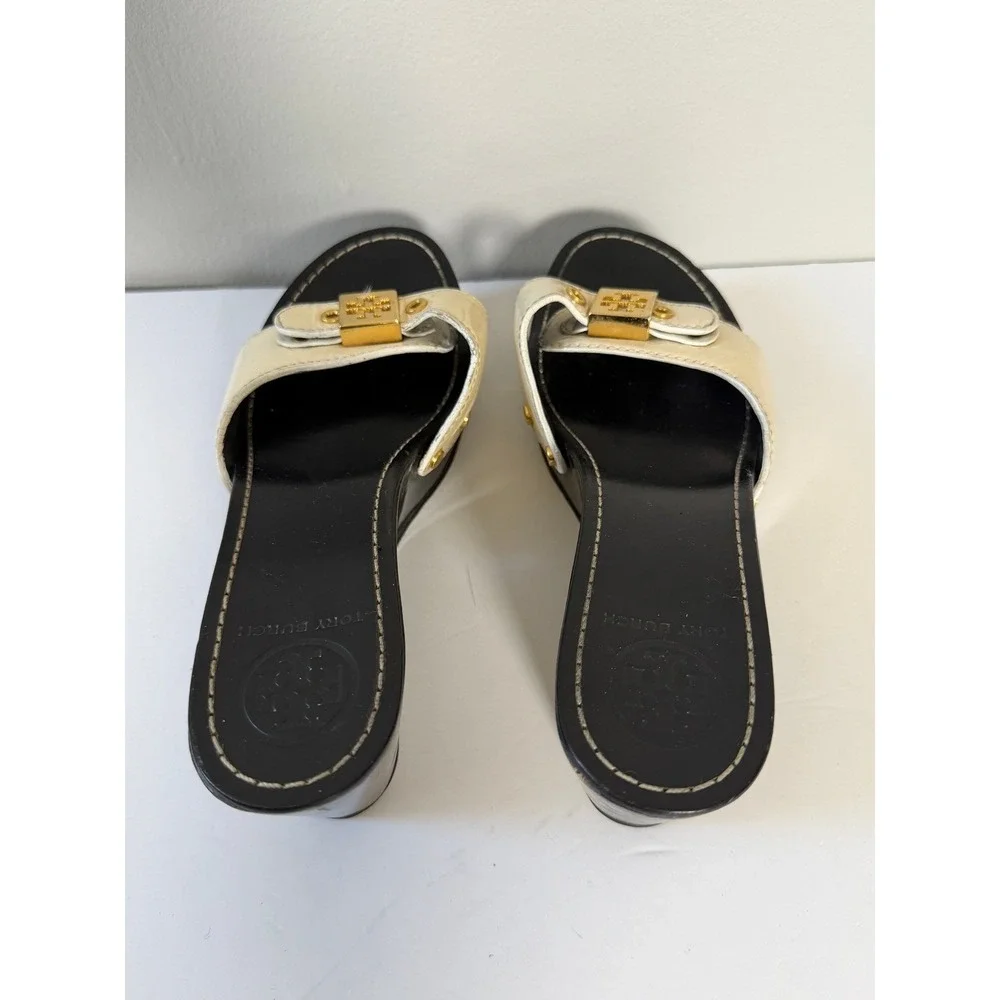 Tory Burch Rosie Platform Wedge Sandals 8 Cream Patent Black Logo Studded Slide